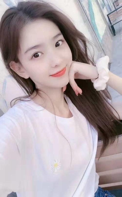 网红憨憨倩吃瓜视频